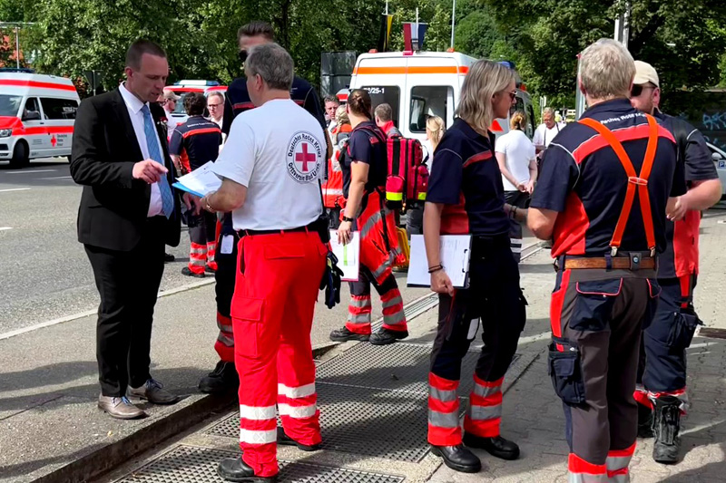 Vorsitzender OV Bad Urach Michael Schweizer (li.im Bild)
